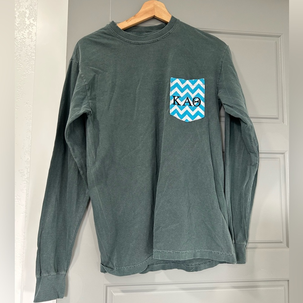 Kappa Alpha Theta long sleeve T-shirt with embroidered accent pocket- size small